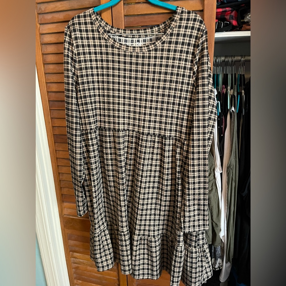 So plaid tiered xxl dress